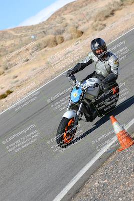 media/Feb-05-2023-Classic Track Day (Sun) [[c35aca4a42]]/Group 2/session 3 turn 13/
